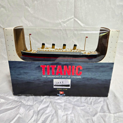 Titanic die cast model - titanic, die-cast
