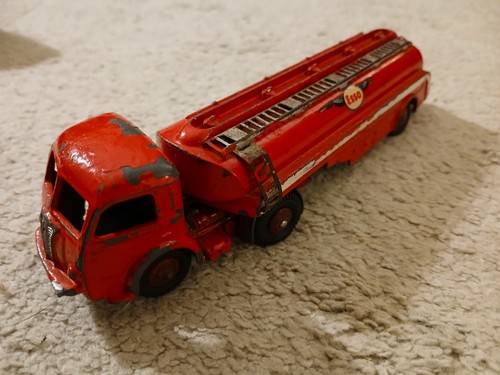 Dinky toys france red esso - toys,
