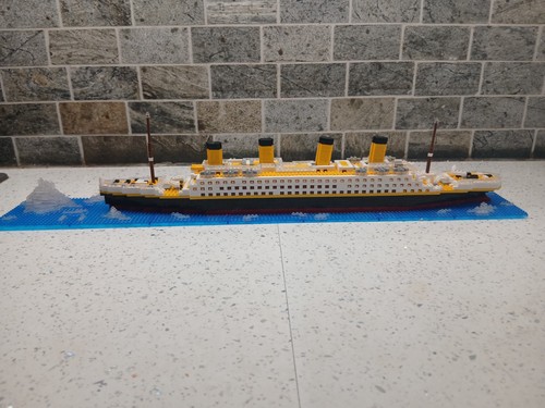 Titanic ship model - model, building
